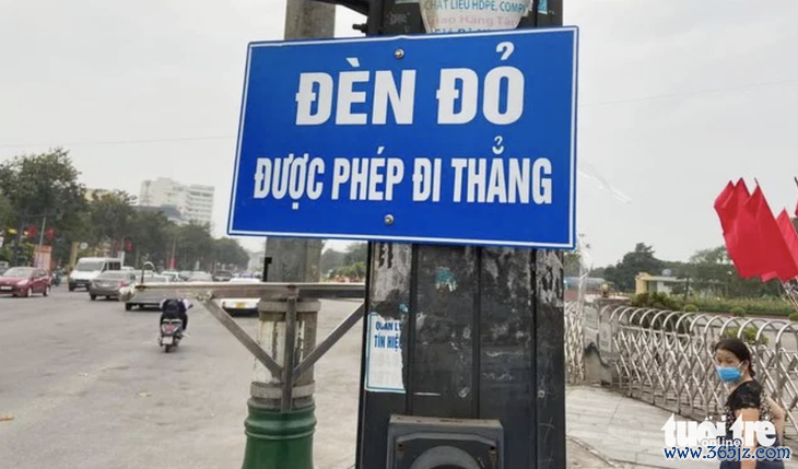 'Chuyện lạ' ở TP Vinh: Đèn đỏ được đi thẳng， vì sao? - Ảnh 4.