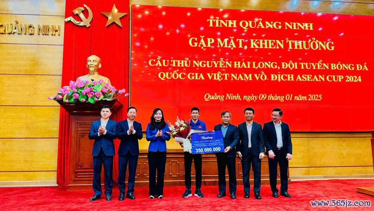 Quảng Ninh thưởng tiền vệ Hai Long 450 triệu đồng - Ảnh 1.